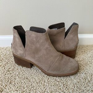 Sorel Cate Cut Out Ankle Boots Block Heel Suede 9
